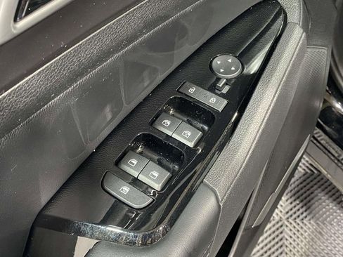 Used 2023 Kia Sportage EX image 19