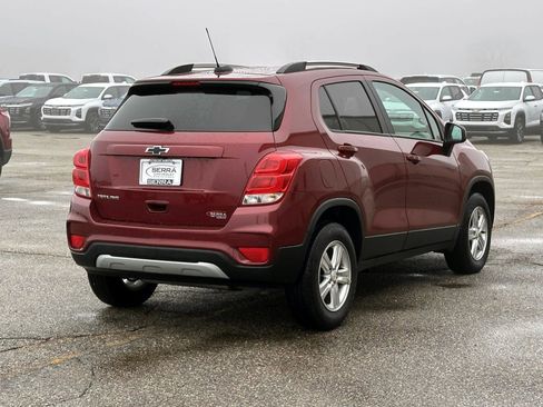 Certified 2022 Chevrolet Trax LT w/ Driver Confidence Package image 5