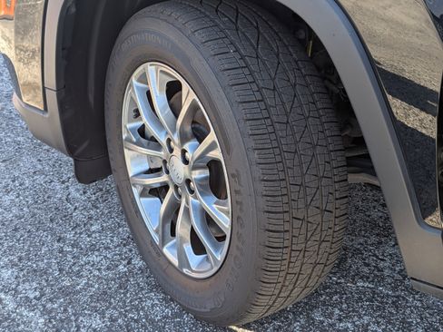 Used 2021 Jeep Cherokee Latitude Plus image 38