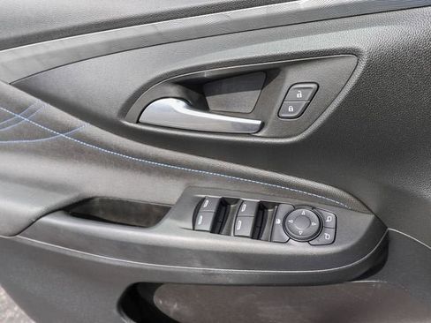 Used 2025 Buick Envista Sport Touring w/ Convenience I Package FWD image 14