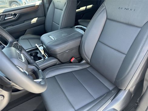 New 2026 GMC Yukon XL Denali RWD image 11
