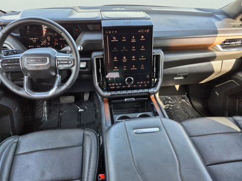 Used 2025 GMC Yukon XL Denali AWD/4WD image 13