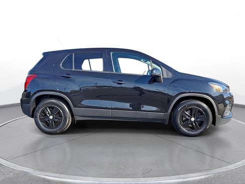 Used 2020 Chevrolet Trax LS w/ Tint and Cruise Package FWD image 9