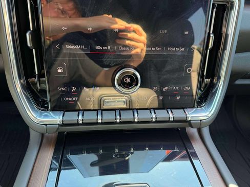 Used 2026 GMC Yukon XL Denali w/ Sun & Power Step Package AWD/4WD image 32