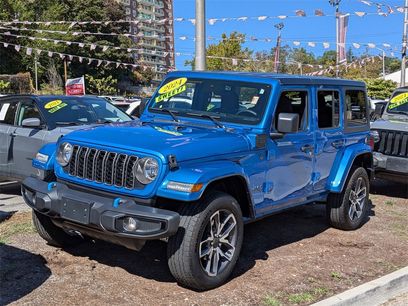 Used 2024 Jeep Wrangler Unlimited w/ Technology Group