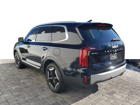 Used 2023 Kia Telluride S image 3