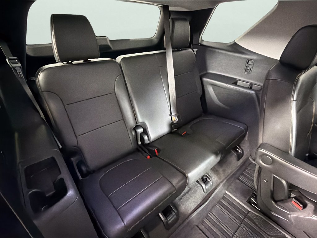 Used 2020 Chevrolet Traverse RS w/ LPO, Floor Liner Package FWD image 30