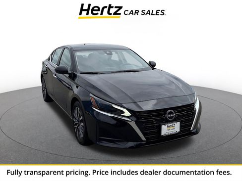Used 2025 Nissan Altima 2.5 SV FWD image 1