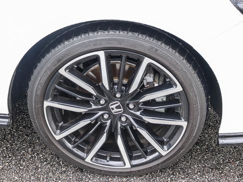 Used 2024 Honda Accord Touring image 7