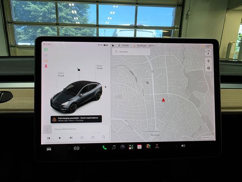 Used 2021 Tesla Model Y Long Range AWD/4WD image 31