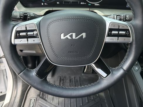 Certified 2025 Kia Telluride SX Prestige X-Line AWD/4WD image 17