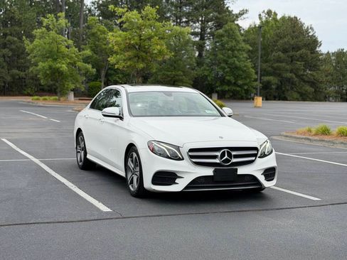 Used 2018 Mercedes-Benz E 300 4MATIC image 1
