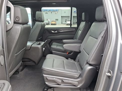 Used 2022 GMC Yukon XL Denali RWD image 10