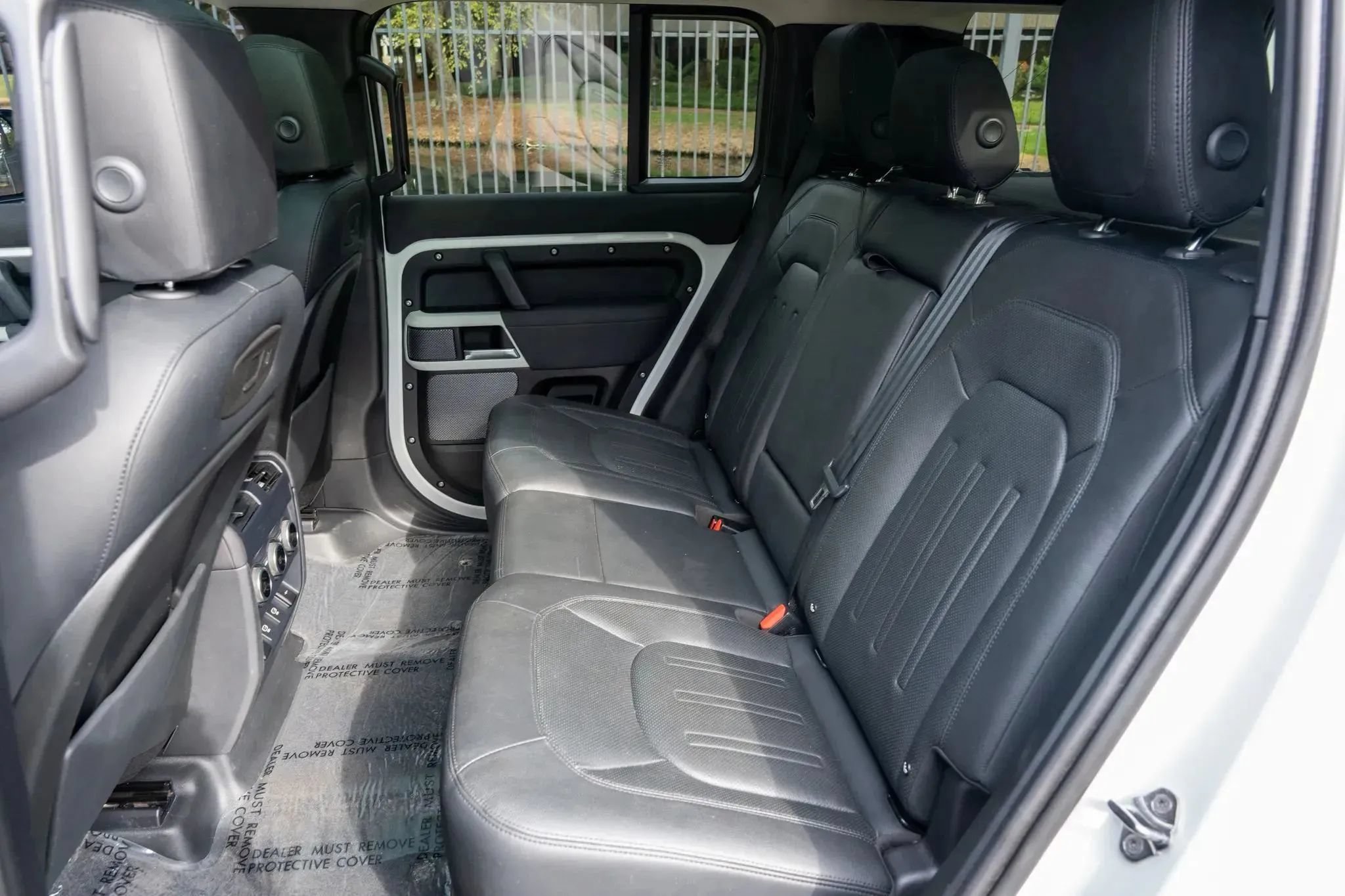 Used 2022 Land Rover Defender 110 SE AWD/4WD image 15