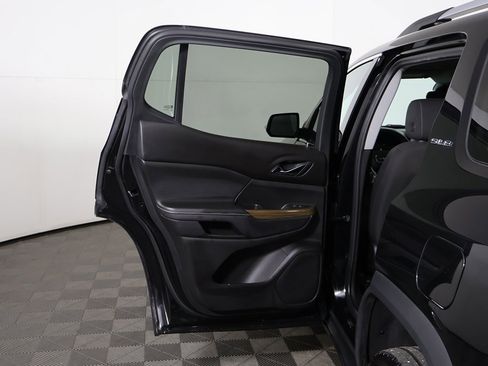 Used 2023 GMC Acadia SLE w/ Driver Convenience Package image 20