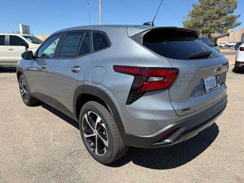 New 2026 Chevrolet Trax RS w/ Driver Confidence Package FWD image 9