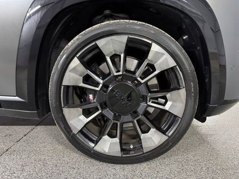 Used 2023 BMW XM AWD/4WD image 5