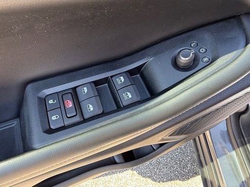 Used 2024 Jeep Grand Cherokee Altitude image 12