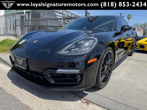 Used 2019 Porsche Panamera GTS image 3