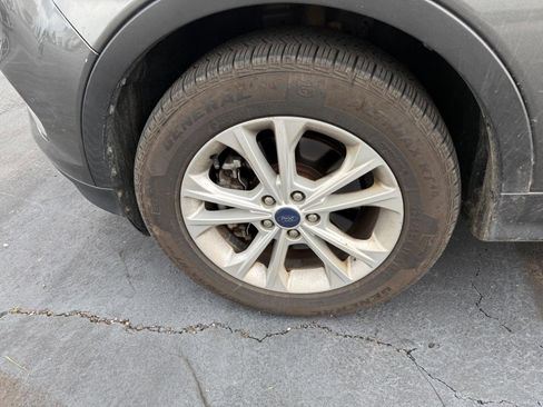 Used 2018 Ford Escape SEL AWD/4WD image 4