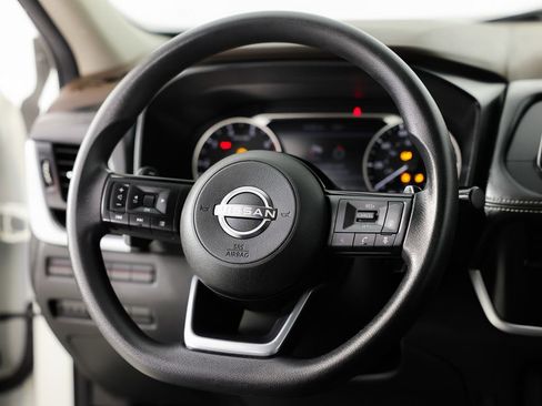 Used 2023 Nissan Rogue SV image 19