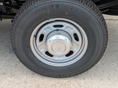 Used 2025 Ford F250 XL w/ 360-Degree Camera Package RWD image 12