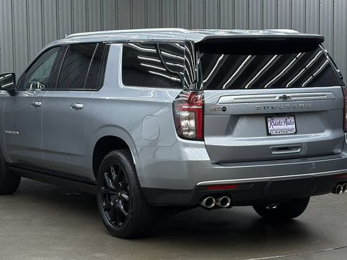 Used 2024 Chevrolet Suburban High Country AWD/4WD image 3