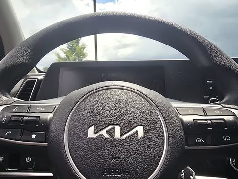 Used 2024 Kia Sportage LX AWD/4WD image 25