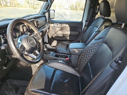 Used 2023 Jeep Gladiator Overland image 19