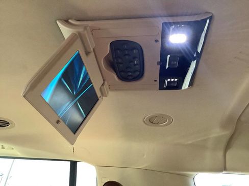 Used 2015 Chevrolet Suburban LTZ image 33