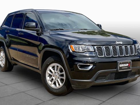 Used 2018 Jeep Grand Cherokee Laredo RWD image 3