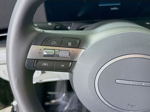 Certified 2025 Hyundai Kona SEL AWD/4WD image 16