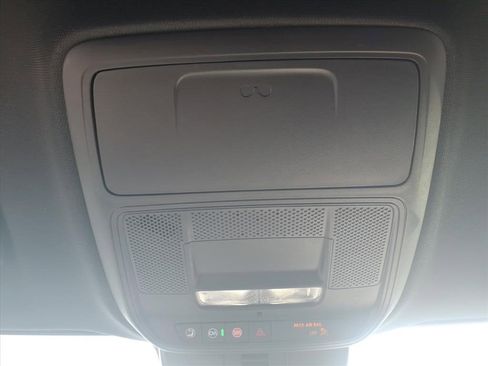 Certified 2025 GMC Acadia Elevation image 17