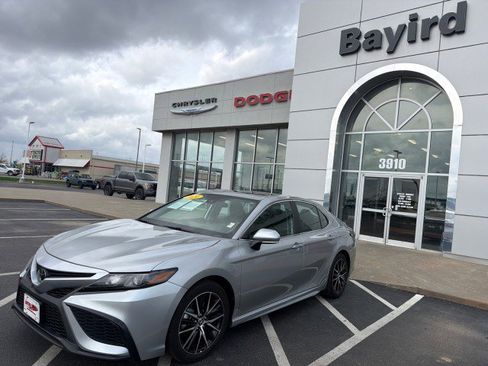 Used 2024 Toyota Camry SE w/ Cold Weather Package image 10