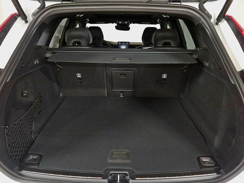 New 2026 Volvo XC60 T8 Ultra w/ Climate Package AWD/4WD image 18