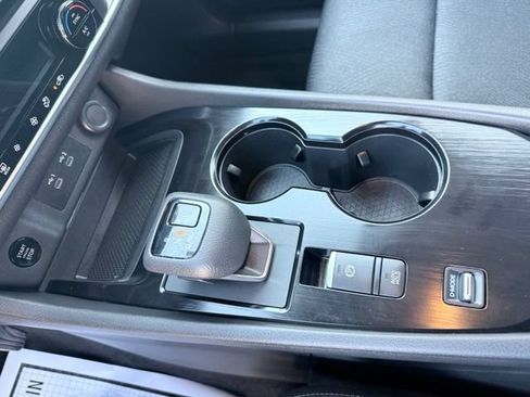 Certified 2024 Nissan Rogue SV FWD image 14