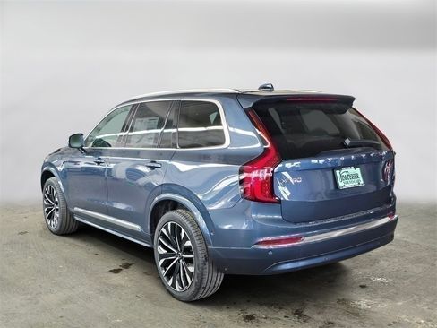 New 2026 Volvo XC90 B6 Ultra w/ Protection Package image 7