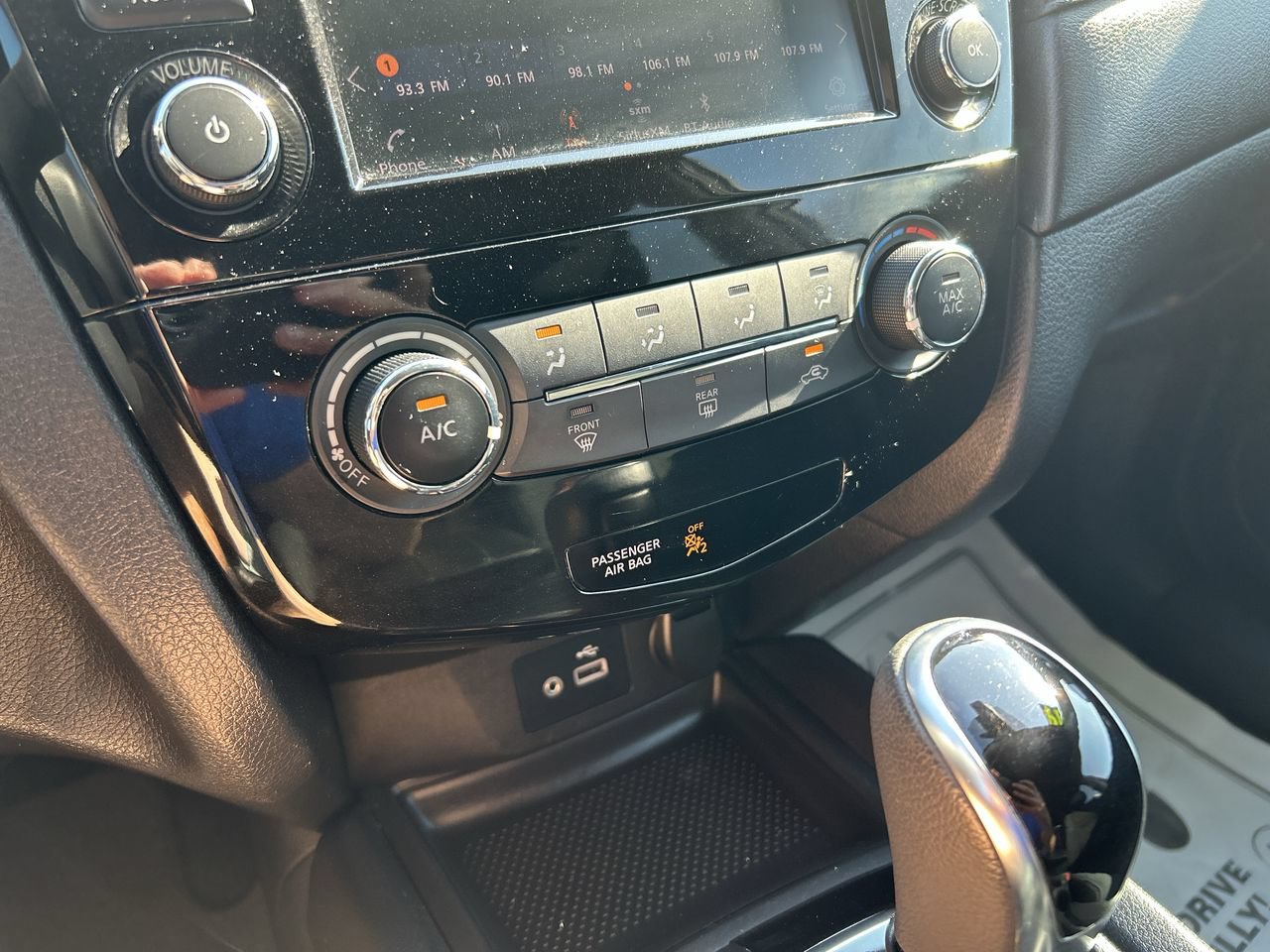 Used 2019 Nissan Rogue S w/ Special Edition Package FWD image 28