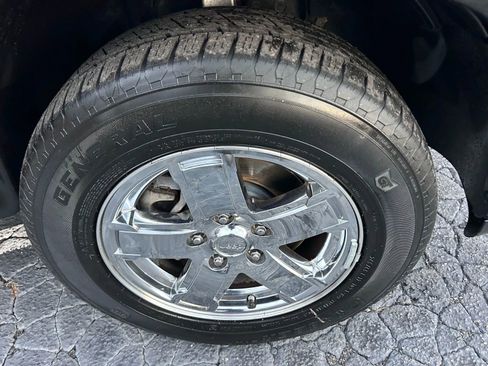 Used 2006 Jeep Grand Cherokee Overland w/ Skid Plate Group image 38