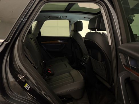 Used 2023 Audi Q5 2.0T Premium w/ Convenience Package AWD/4WD image 32