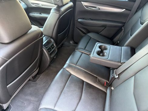 Used 2021 Cadillac XT5 Luxury AWD/4WD image 4