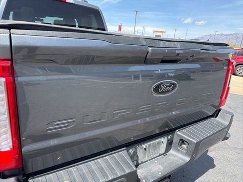 Used 2025 Ford F350 Lariat w/ Black Appearance Package AWD/4WD image 32
