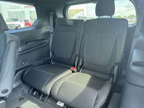 New 2025 Jeep Grand Cherokee L Laredo image 29