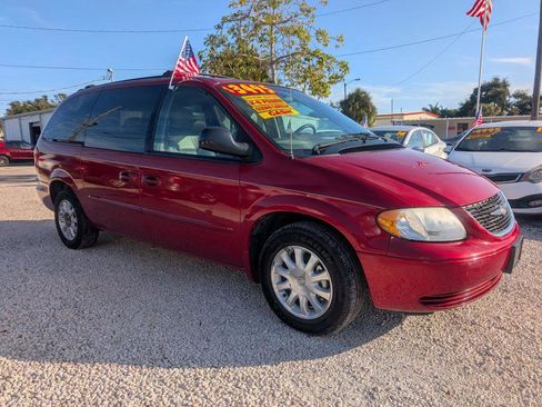 Used 2003 Chrysler Town & Country EX image 3