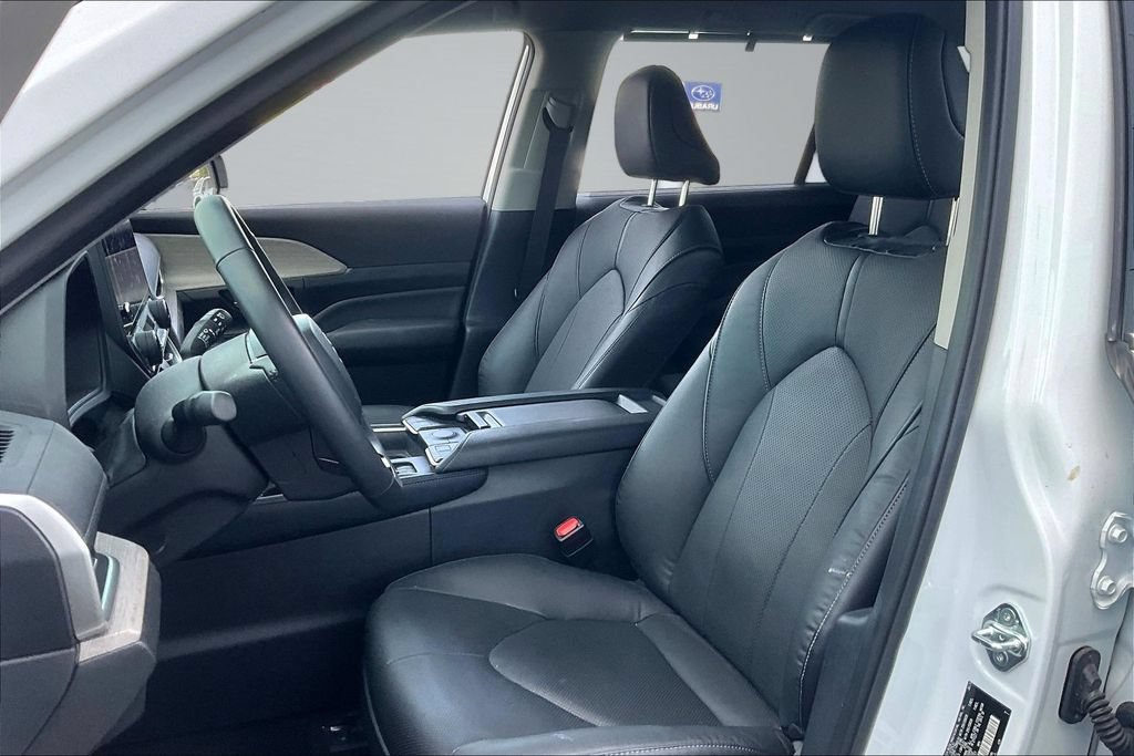 Used 2024 Toyota Grand Highlander AWD Hybrid image 17