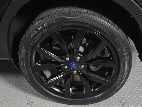 Used 2017 Ford Escape SE w/ Equipment Group 201A FWD image 10