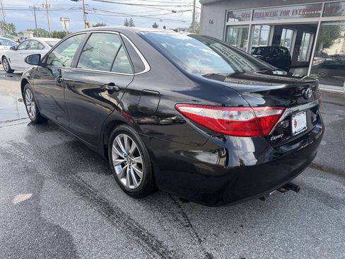 Used 2017 Toyota Camry XLE w/ Convenience Package FWD image 5