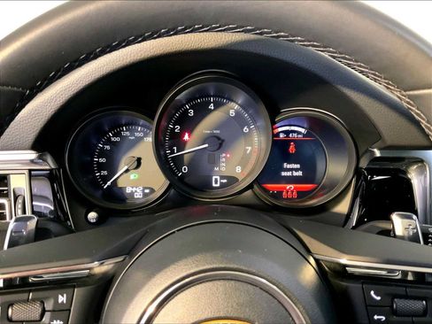 Certified 2026 Porsche Macan AWD/4WD image 29