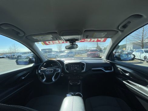 Used 2022 GMC Terrain SLE image 27