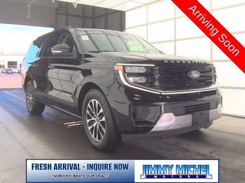 Used 2025 Ford Expedition Max Platinum AWD/4WD image 2
